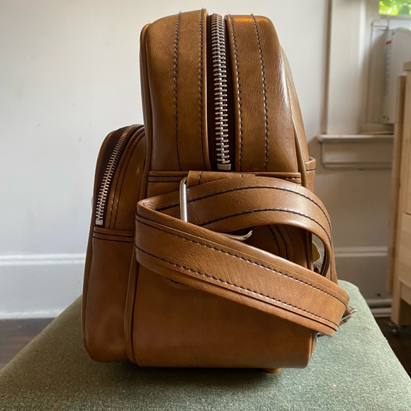 Vintage Airway Industries Carry-On Bag With Lock and Key - Picture 4 of 12